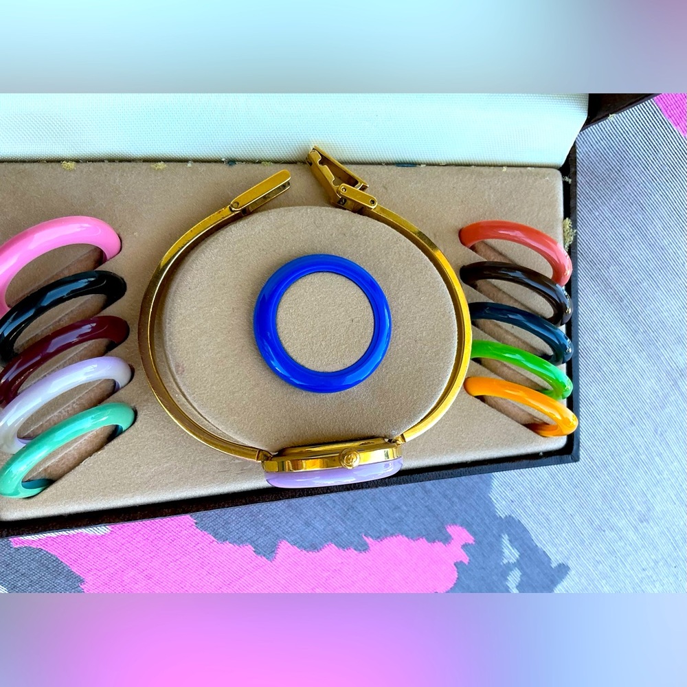 NICE GUCCI bangle watch set 💜🩵💙❤️🤎💗💛💚 - Picture 7 of 14